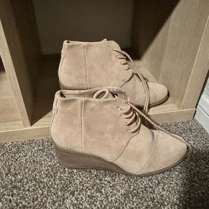 Toms wedge bootie